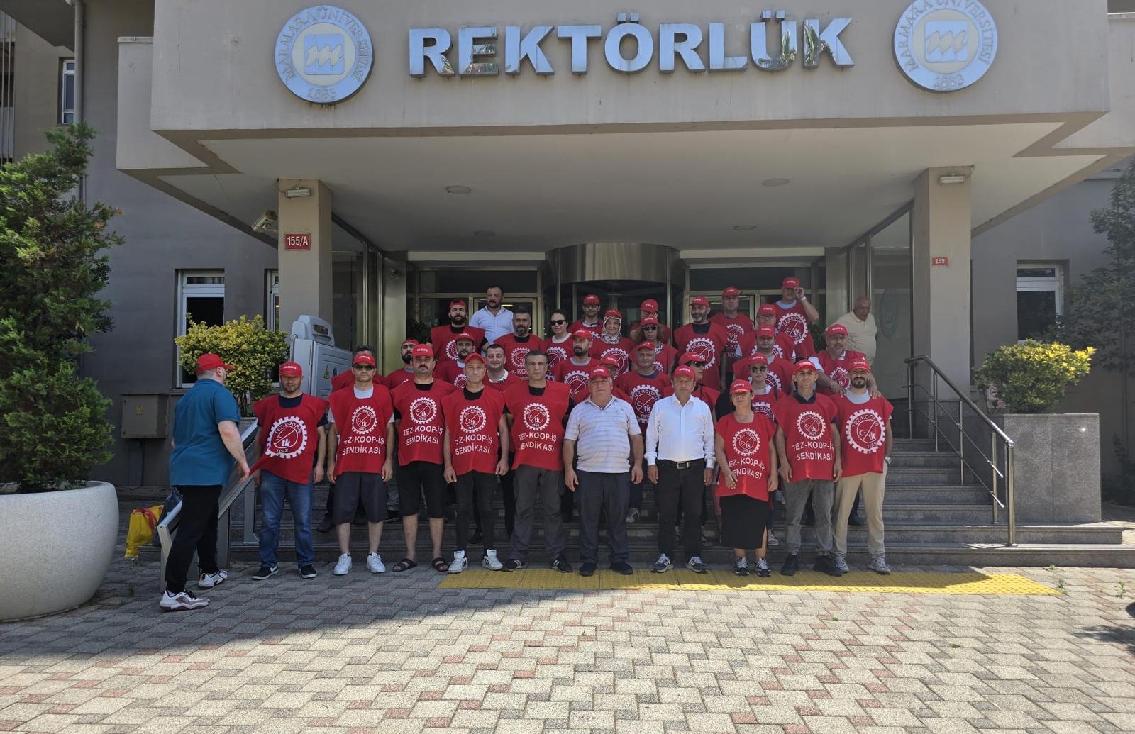 Marmara Üniversitesinde Grev İlanı: Kamu İşçileri Üretimi Durdurmaya Geliyor!