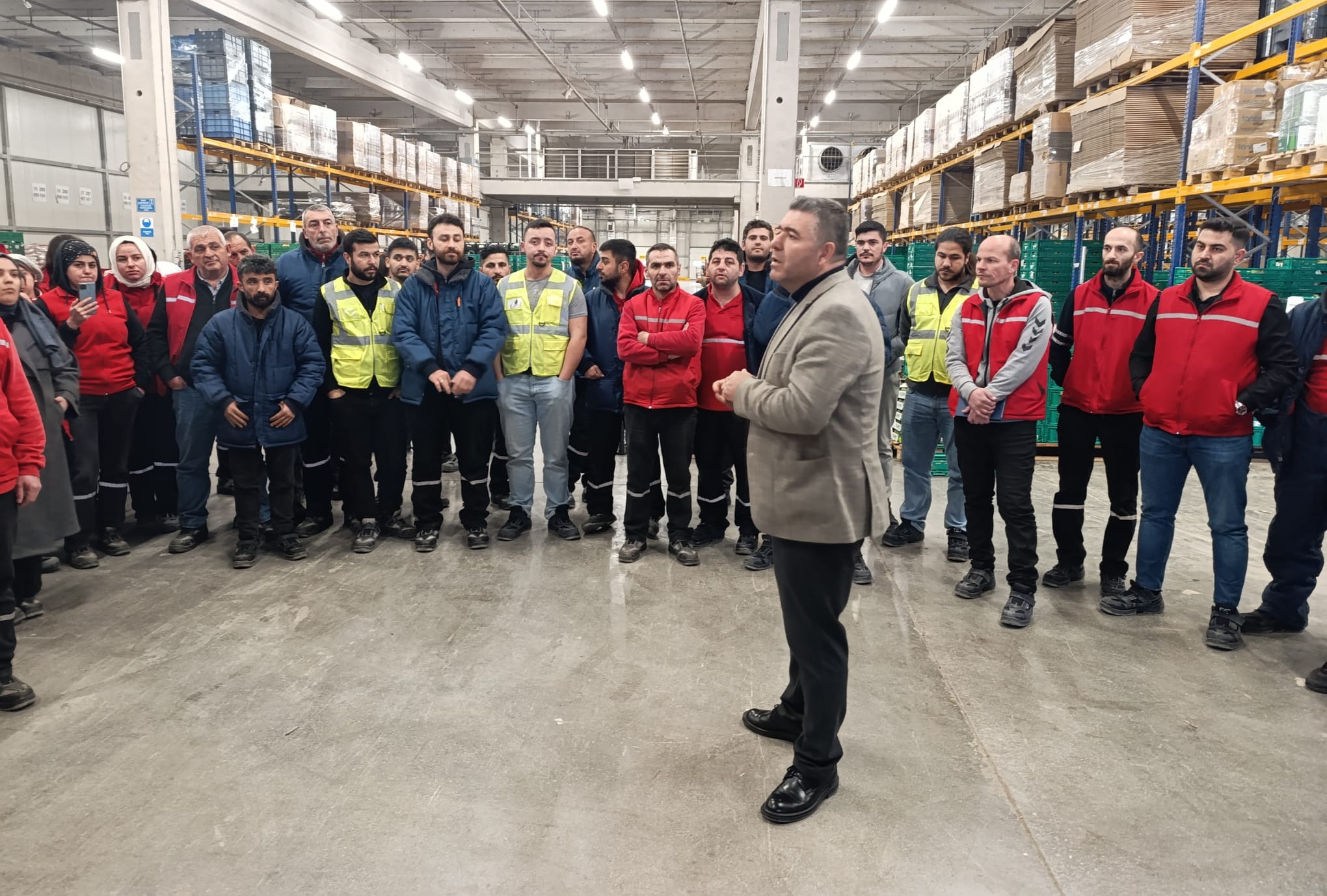 İzmir Torbalı Migros Depolarında Çalışan İşçilerle Bir Araya Geldik