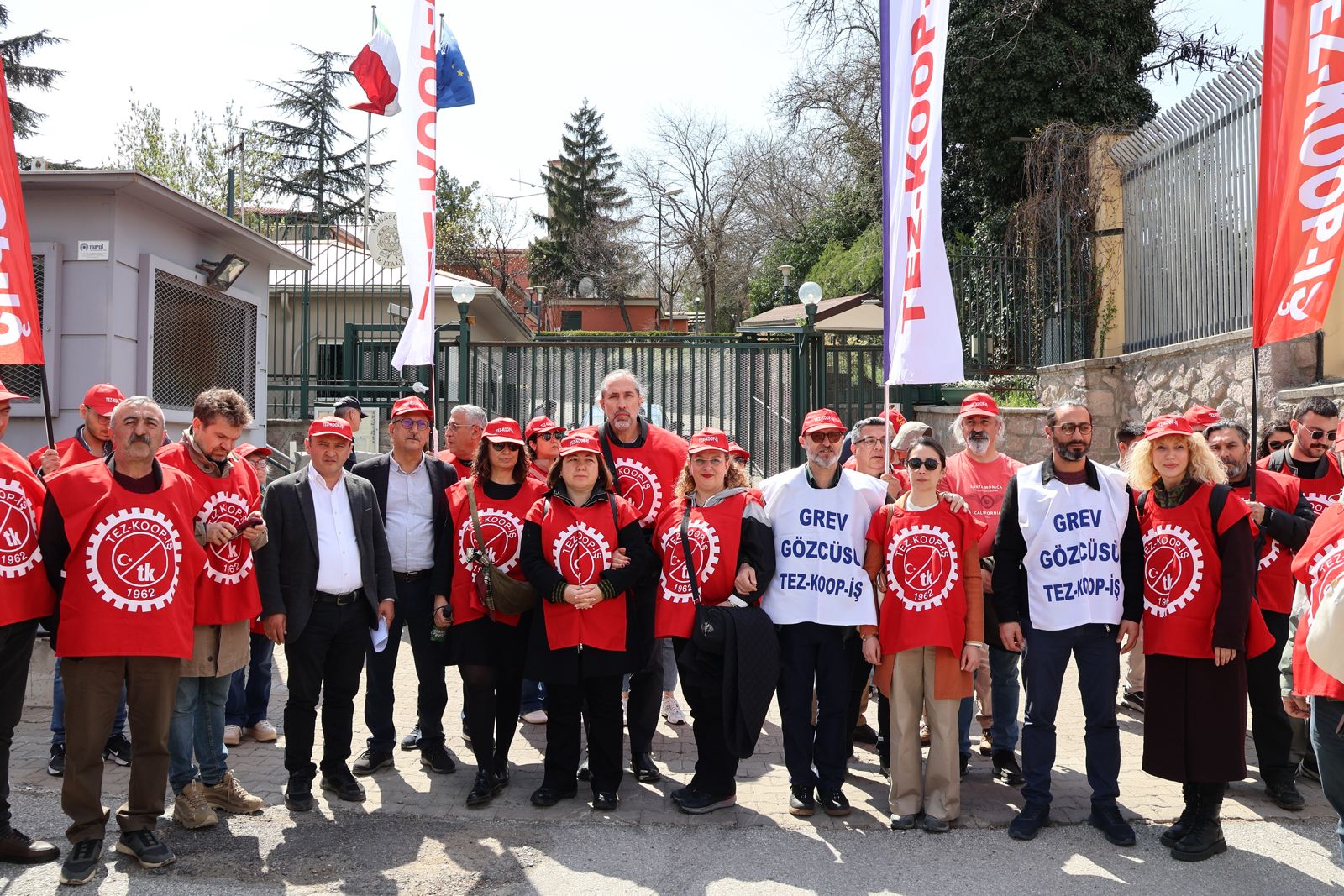 Özel İtalyan Lisesinde Grevin 80. Günü: Ankara İtalya Büyükelçiliği Önündeyiz!