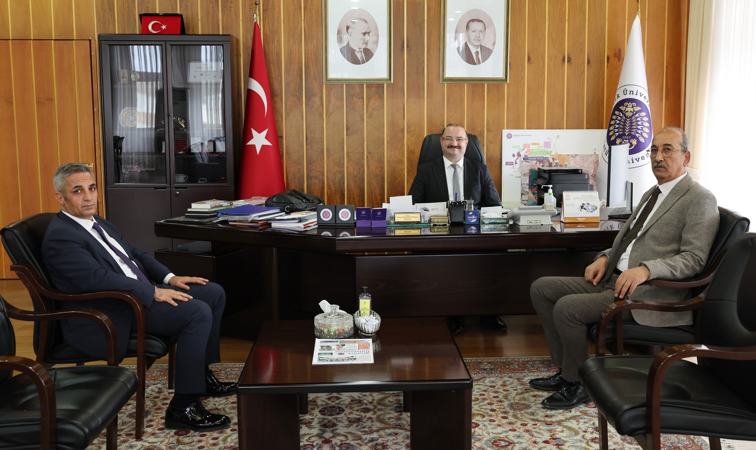 Genel Sekreterimiz Atatürk Üniversitesi Rektörü Prof. Dr. Ahmet Hacımüftüoğlu’nu Ziyaret Etti
