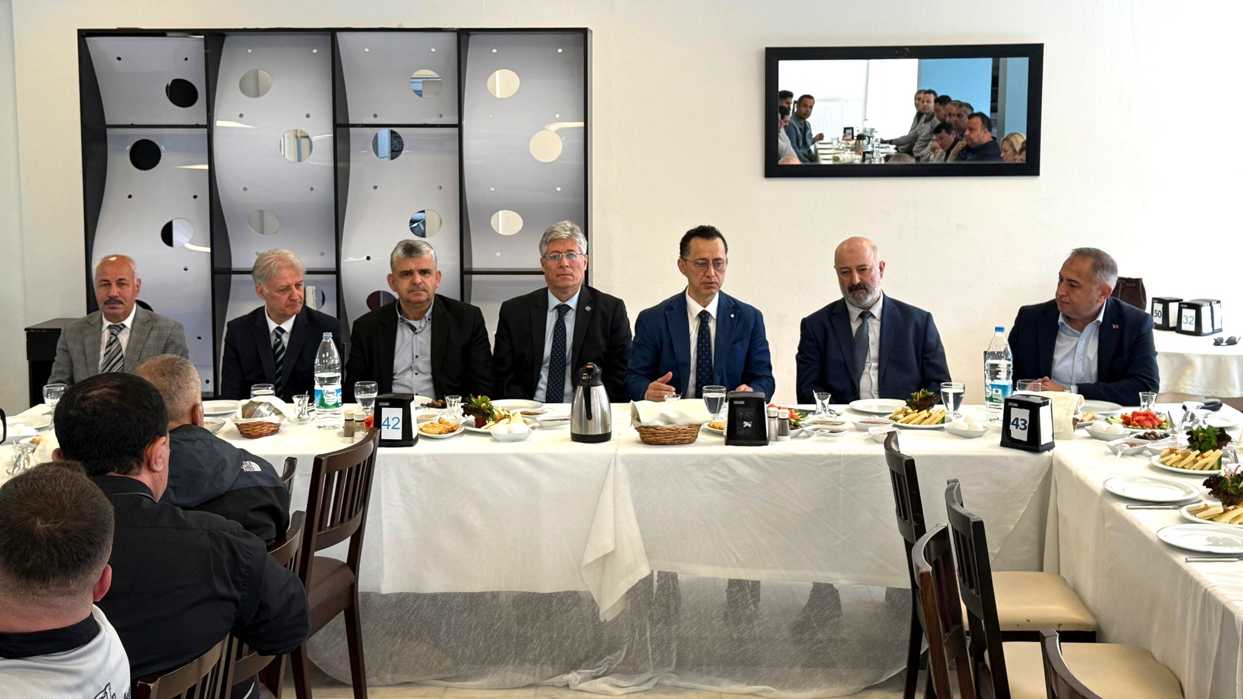 Ege Üniversitesinde Çalışan Güvenlik Görevlisi Üyelerimiz İle Bilgilendirme Toplantısı Gerçekleştirildi