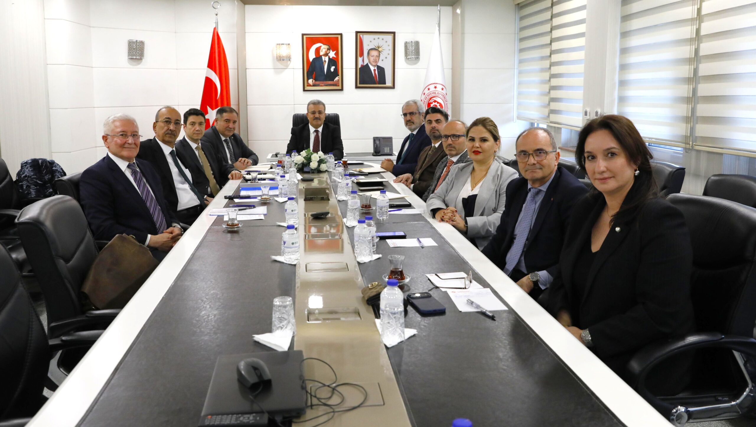 Özel İtalyan Lisesindeki Grevi Sonlandırmak İçin Çalışma ve Sosyal Güvenlik Bakanlığı Devrede